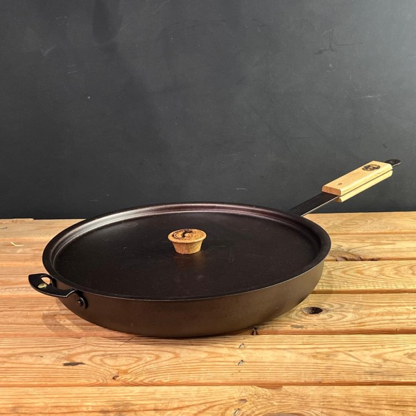 13" (33cm) Spun Iron Chef's Sauté pan with front handle