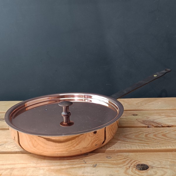 Copper 9" (23cm) spun chef's pan and lid