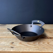 https://www.netherton-foundry.co.uk/image/cache/catalog/Prospector%20pans/6%20inch%20pp%20sq%20cropped%203.4-228x228.jpg