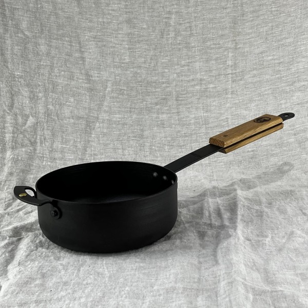 7" (18cm) Spun Iron Sauteuse with front handle