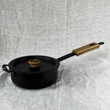 7" (18cm) Spun Iron Sauteuse with front handle and lid