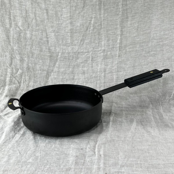 Ebonised black 9" (23cm) Spun Iron Sauteuse with front handle