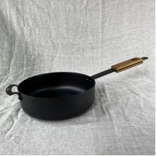 9" (23cm) Spun Iron Sauteuse with front handle