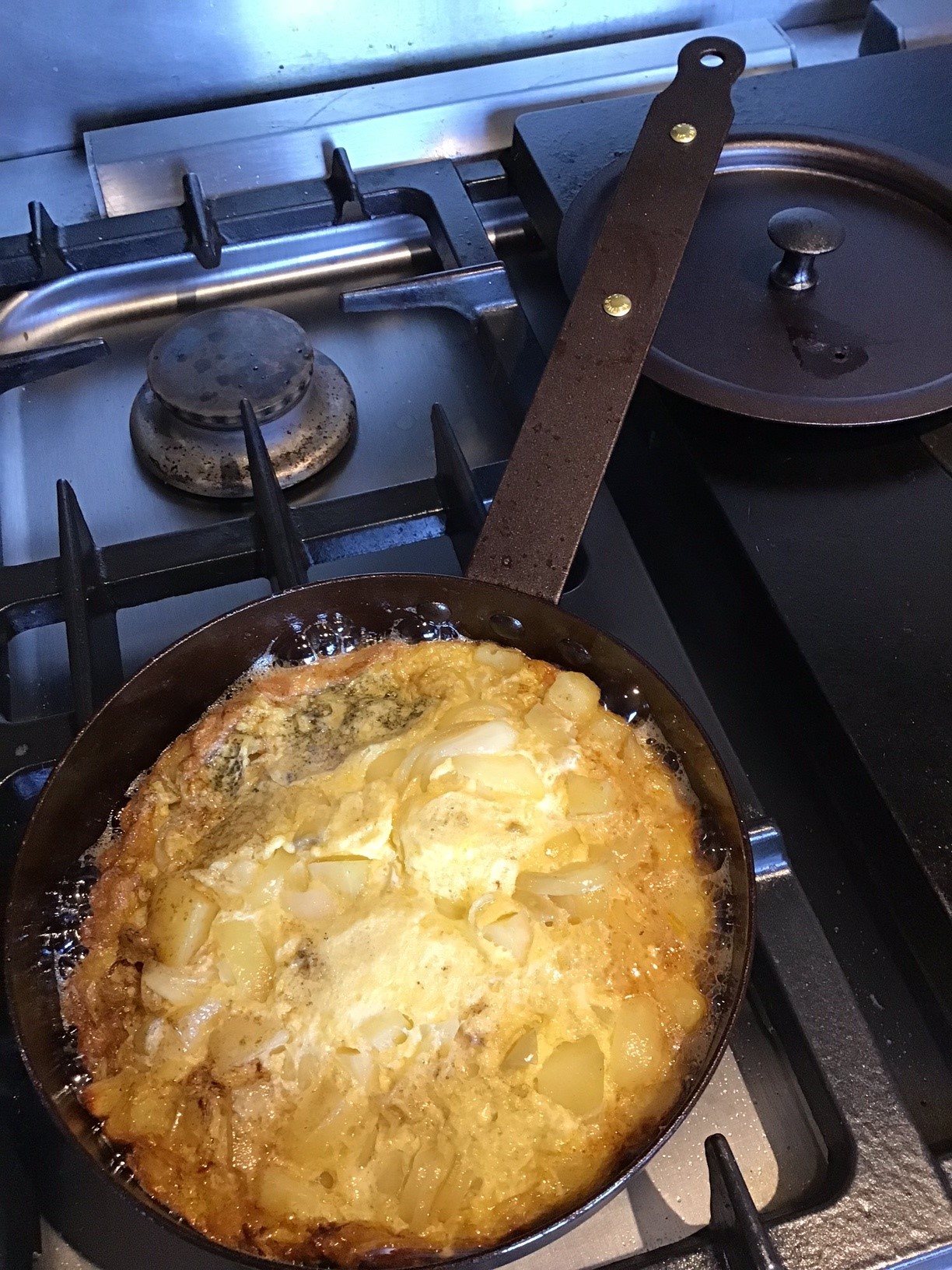 https://www.netherton-foundry.co.uk/image/catalog/Chefs%20Pan/Tortilla%20in%207inch%202.jpg