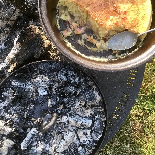 Dutch Oven with Hot Coals Lid and Stand