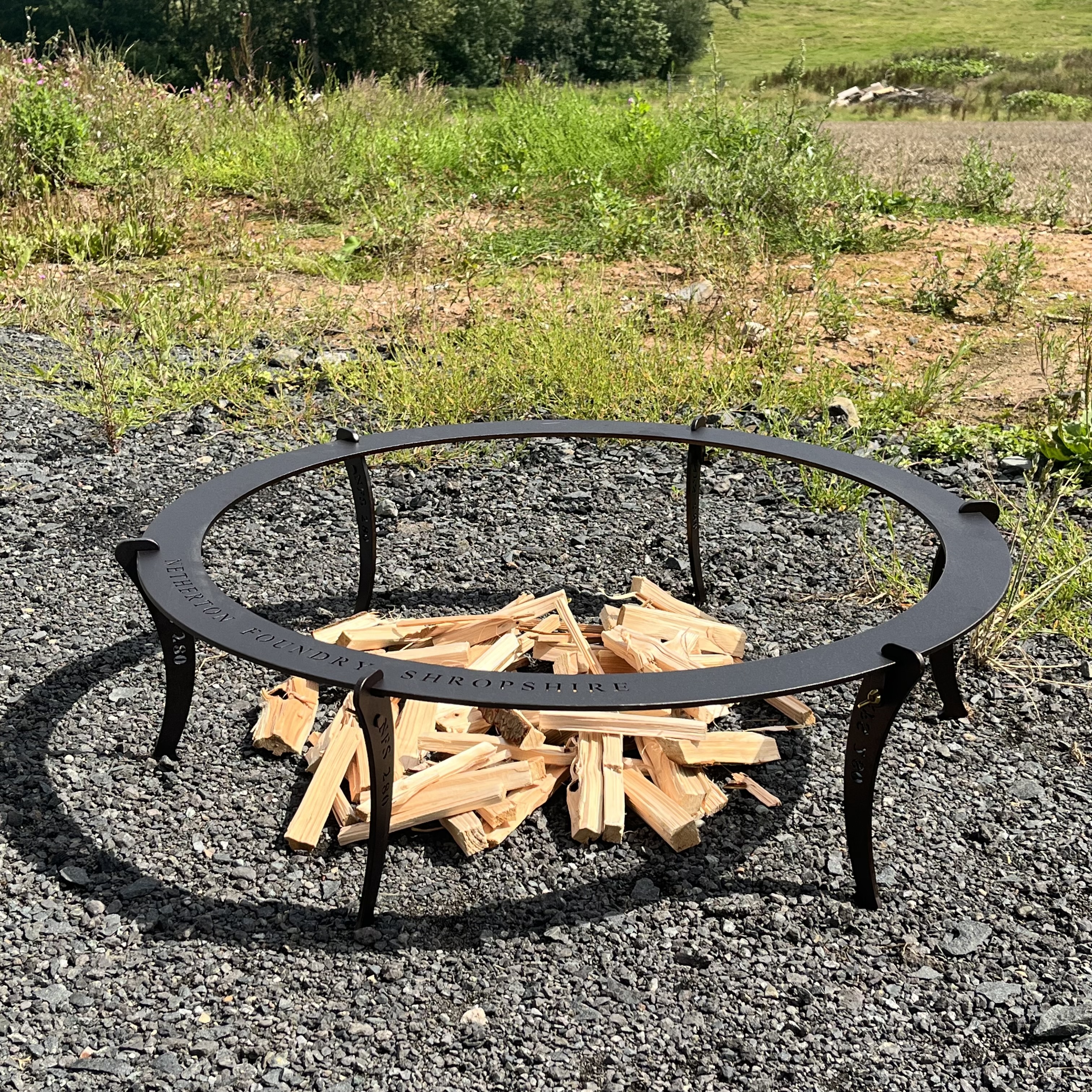 33 (86cm) Giant Paella Pan